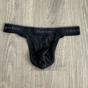 CALVIN KLEIN MEN’S MICROFIBER THONG (SMALL)